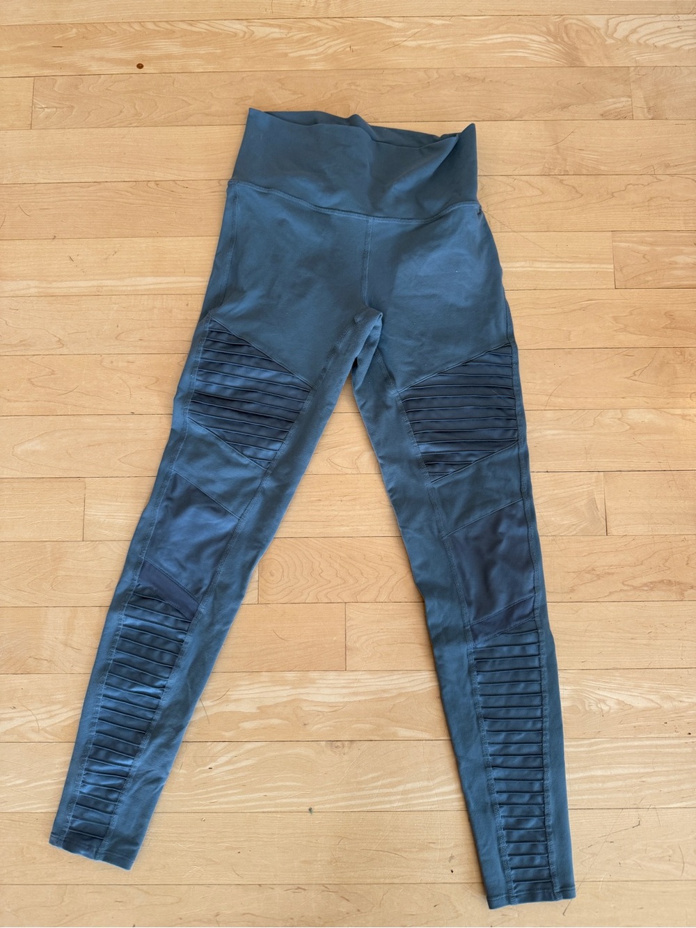 Alo Moto Leggings - Medium